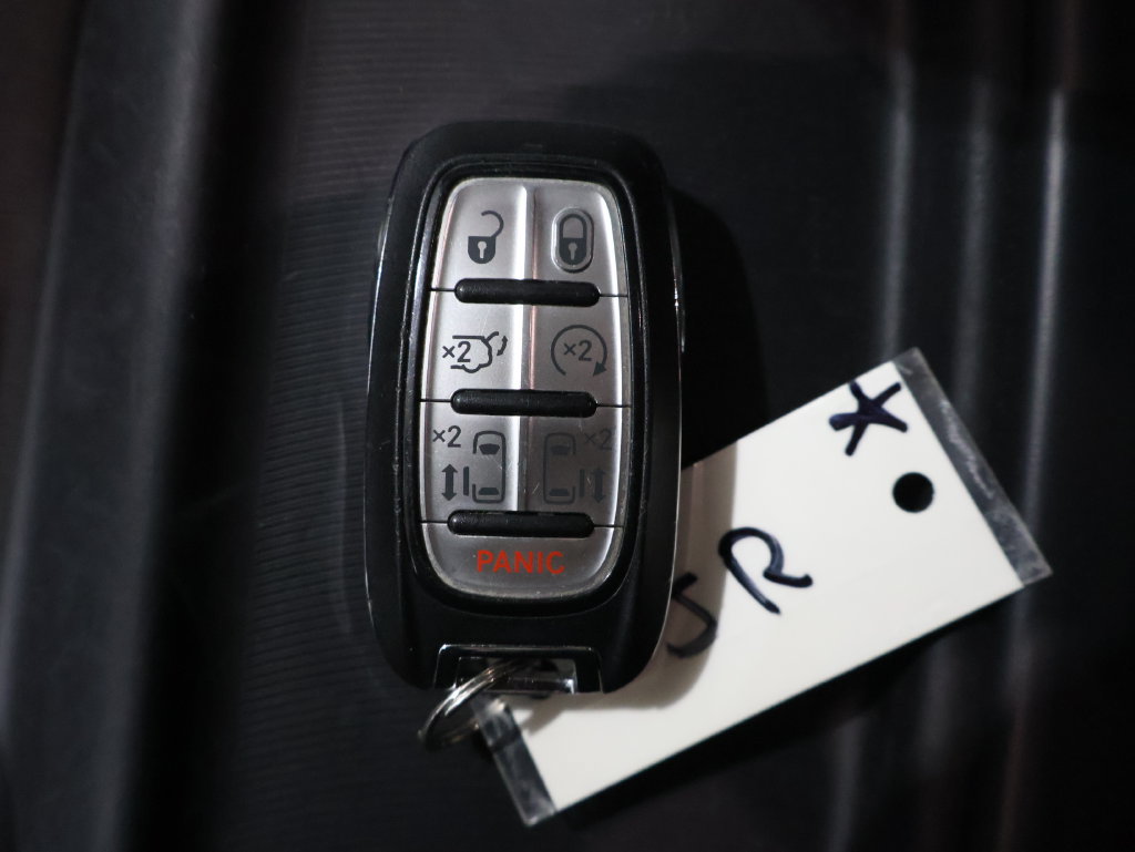 Used 2018 Chrysler Pacifica Touring Plus FWD image 29