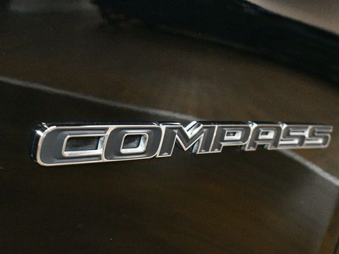 Used 2019 Jeep Compass Latitude w/ Popular Equipment Group image 99