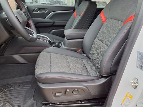 Used 2023 Chevrolet Colorado Z71 w/ Z71 Convenience Package 2 image 9