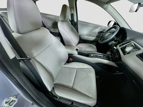 Used 2017 Honda HR-V LX image 29
