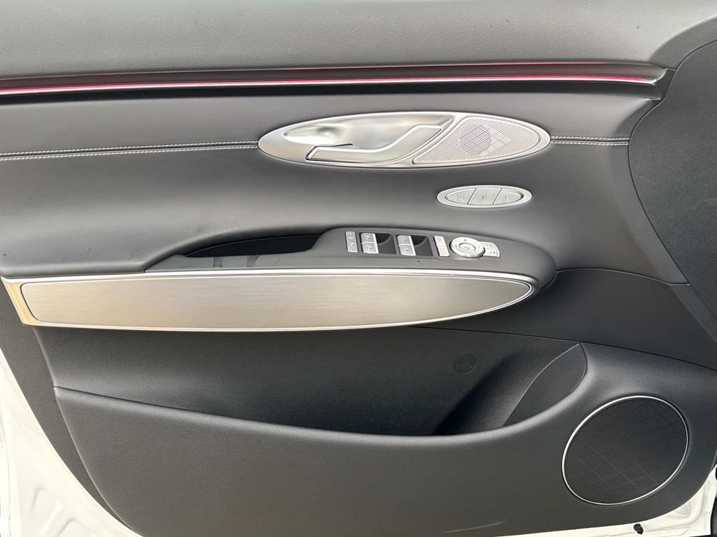 New 2026 Genesis GV70 2.5T Select AWD/4WD image 22