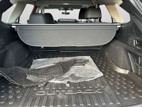 Used 2022 Subaru Outback Limited image 9