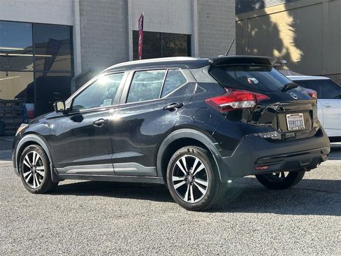 Certified 2018 Nissan Kicks SR image 4