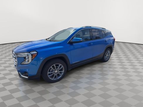 Used 2024 GMC Terrain SLT AWD/4WD image 4