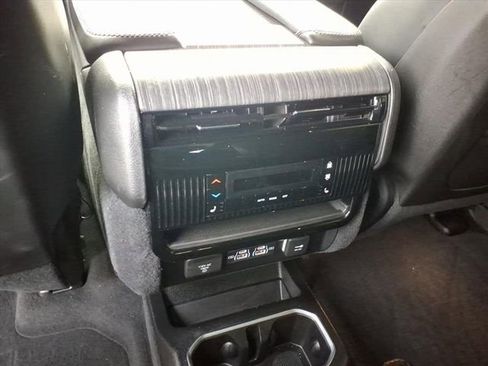 Used 2024 Jeep Wagoneer Series II w/ Flexible Seating Group image 16