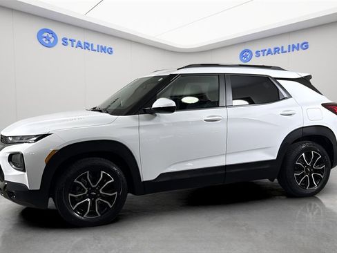 Used 2023 Chevrolet TrailBlazer ACTIV w/ Sun and Liftgate Package image 2