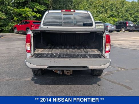 Used 2014 Nissan Frontier SL w/ SL Moonroof Package AWD/4WD image 29