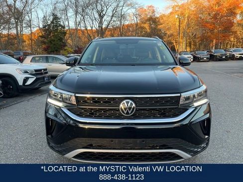 Certified 2022 Volkswagen Taos SE image 3