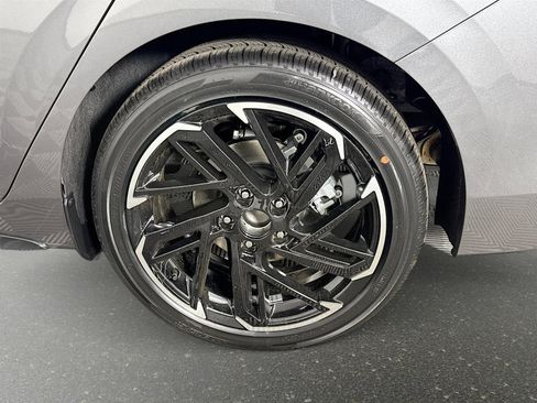 New 2026 Nissan Sentra SR FWD image 29