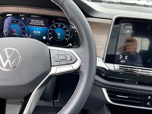 New 2026 Volkswagen Atlas SEL image 25