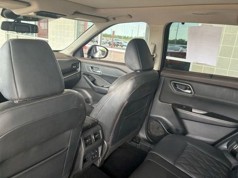 Used 2021 Nissan Rogue Platinum FWD image 16