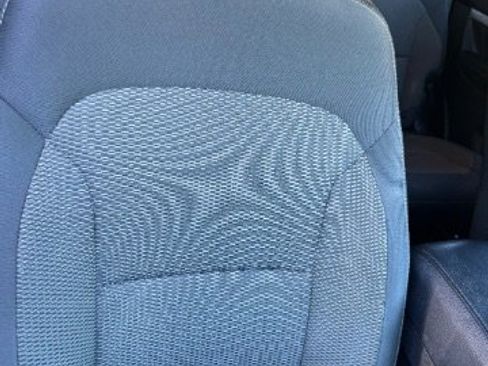 Used 2017 Ford Explorer XLT image 8