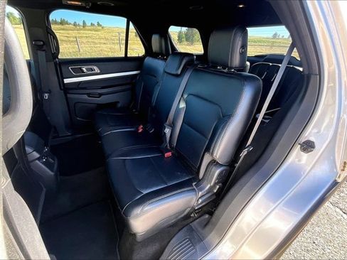 Used 2016 Ford Explorer XLT w/ Equipment Group 202A AWD/4WD image 22