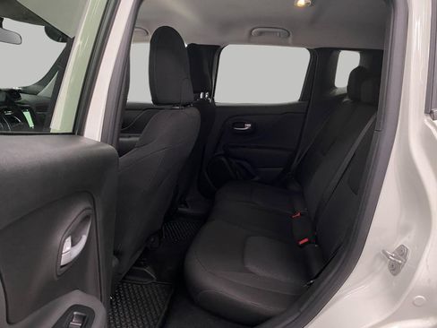 Used 2023 Jeep Renegade Latitude AWD/4WD image 28