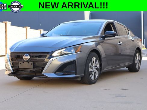 Used 2024 Nissan Altima 2.5 S FWD image 1