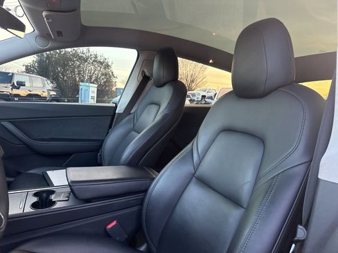 Used 2021 Tesla Model Y Long Range image 40