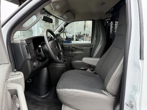 Used 2024 GMC Savana 2500 w/ Driver Convenience Package image 12
