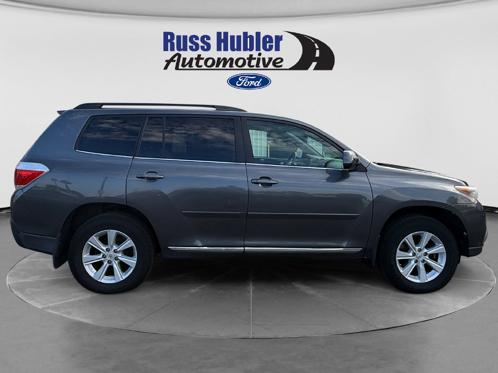 Used 2011 Toyota Highlander SE w/ Tow Pkg AWD/4WD image 8