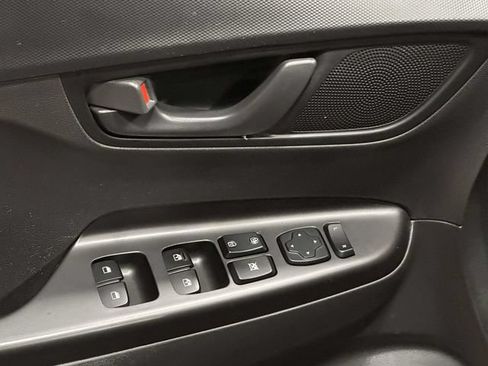 Used 2023 Hyundai Kona SEL AWD/4WD image 16