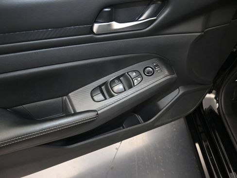 Certified 2024 Nissan Altima 2.5 SV FWD image 11