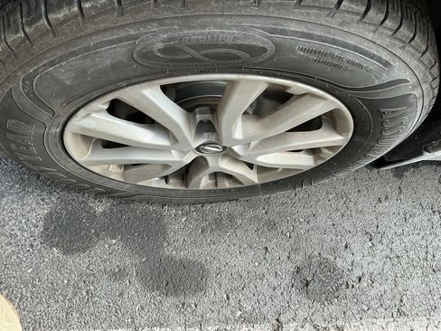 Used 2018 Nissan Rogue SV image 7