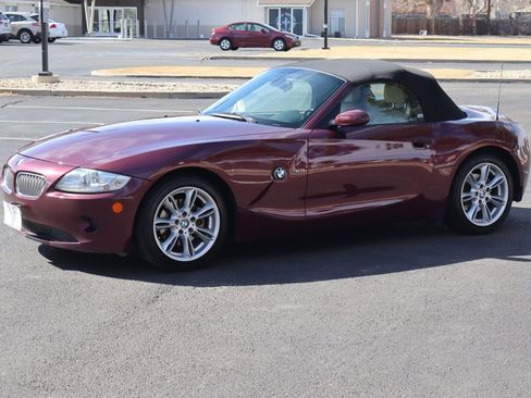 Used 2005 BMW Z4 3.0i image 10