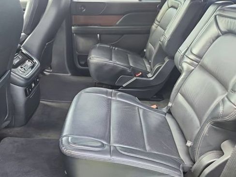 Used 2021 Lincoln Navigator Reserve AWD/4WD image 24