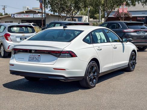 Used 2025 Honda Accord SE image 4