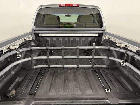 Used 2005 Nissan Frontier SE AWD/4WD image 10