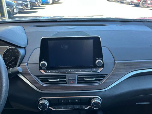 Used 2023 Nissan Altima 2.5 SV image 18