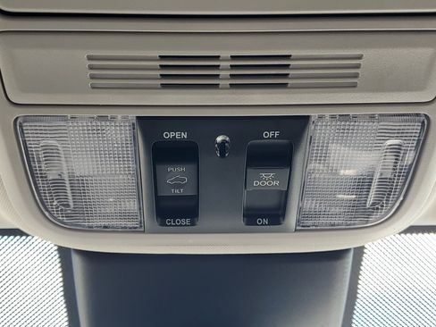 Certified 2025 Honda Odyssey EX-L image 32