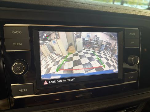 Used 2022 Volkswagen Jetta Sport image 11