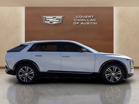 Certified 2026 Cadillac Lyriq Luxury w/ LPO, Floor Liner Package AWD/4WD image 5