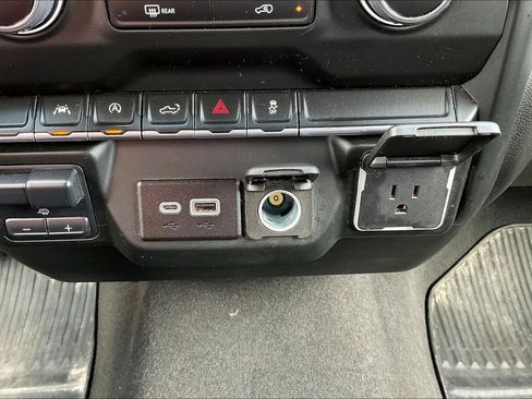 Used 2023 Chevrolet Silverado 1500 Custom image 23