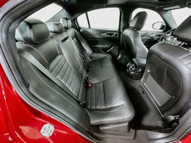 Used 2023 Alfa Romeo Giulia Veloce AWD/4WD image 28