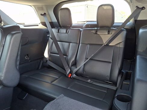Used 2022 Ford Explorer Limited AWD/4WD image 11