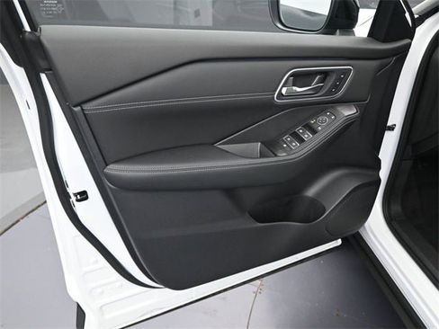 New 2026 Nissan Rogue Platinum w/ Platinum Premium Package image 32