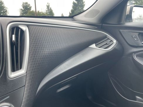 Used 2023 Chevrolet Malibu LT image 30