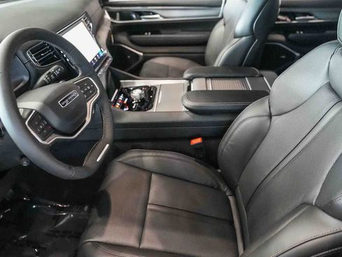 New 2026 Jeep Grand Wagoneer L 4WD image 19