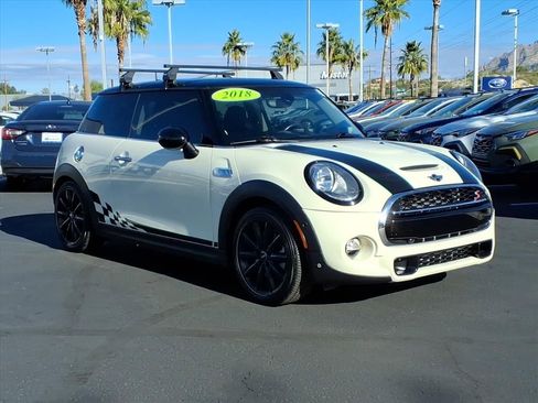 Used 2018 MINI Cooper S image 1
