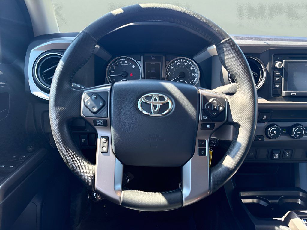 Used 2019 Toyota Tacoma SR5 RWD image 12