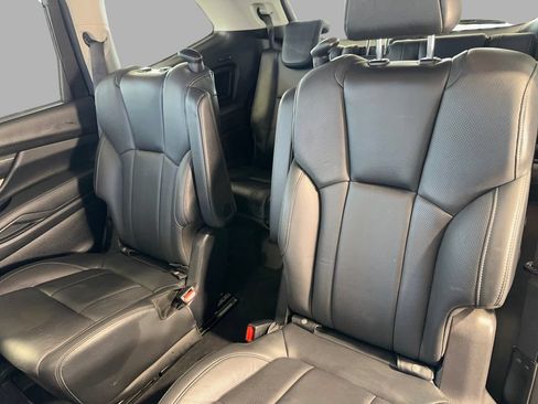Used 2022 Subaru Ascent Limited w/ Technology Package AWD/4WD image 16
