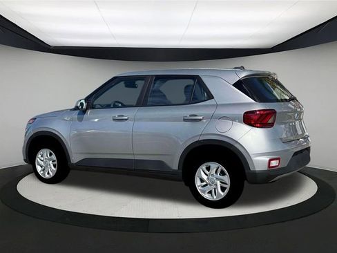 New 2026 Hyundai Venue SE image 6