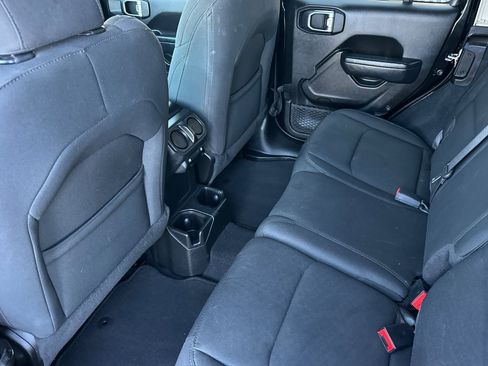 Used 2022 Jeep Wrangler Unlimited Sport image 14