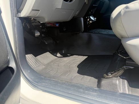 Used 2010 Toyota Tundra 4x4 Regular Cab Long Bed image 81