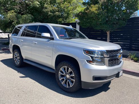 Used 2019 Chevrolet Tahoe LT RWD image 2