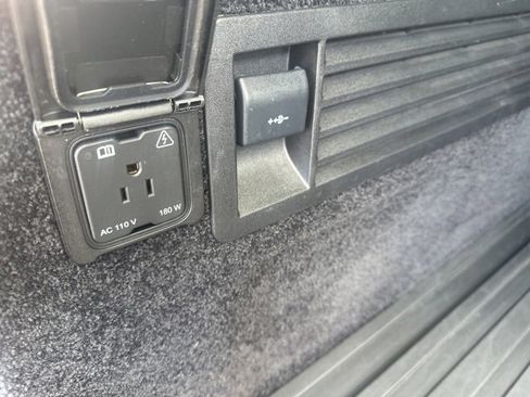 Used 2019 Land Rover Range Rover HSE image 16