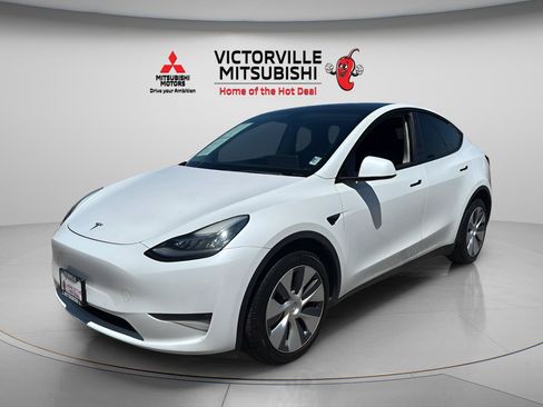 Used 2021 Tesla Model Y Long Range AWD/4WD image 5