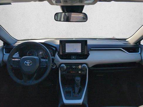 Used 2020 Toyota RAV4 XLE image 21