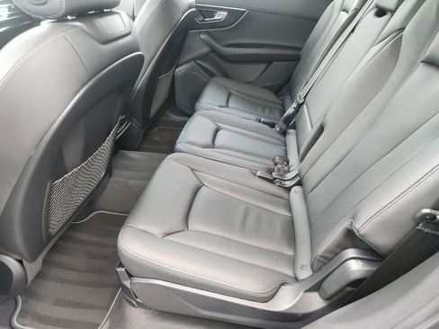 Used 2025 Audi Q7 3.0T Premium w/ Convenience Package AWD/4WD image 25